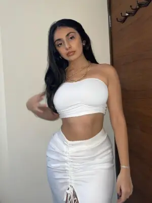 Aditi Sharma 25 Years Old offers French Kissing in her escort service